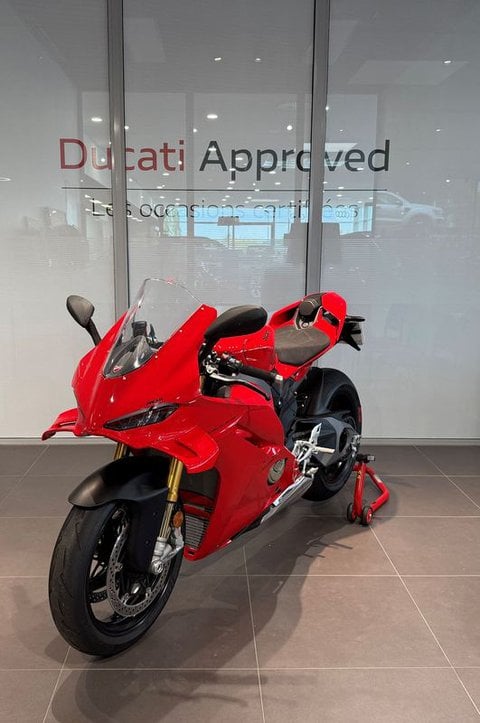 D'neuves Stock À Nevers | Ducati Panigale V4 S (Euro 5)