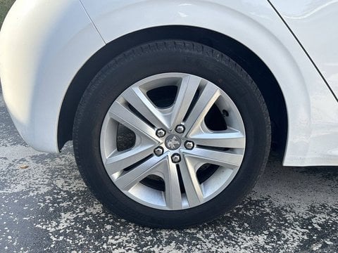Voitures D'occasion À Chambourcy | Peugeot 208 Puretech 82Ch S&S Bvm5 Signature