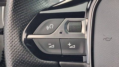 Voitures D'occasion À Les Mureaux | Peugeot 3008 Ii Hybrid 225 E-Eat8 Active Pack