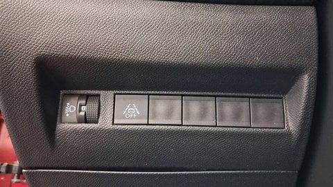 Voitures D'occasion À Chambourcy | Peugeot 208 Puretech 100 S&S Bvm6 Style