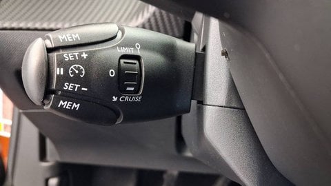 Voitures D'occasion À Osny | Peugeot 2008 Puretech 100 S&S Bvm6 Active
