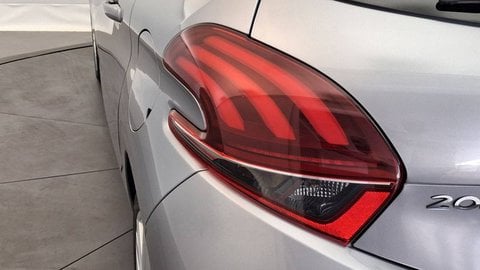 Voitures D'occasion À Chambourcy | Peugeot 208 Puretech 82Ch S&S Bvm5 Signature