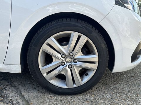 Voitures D'occasion À Chambourcy | Peugeot 208 Puretech 82Ch S&S Bvm5 Signature