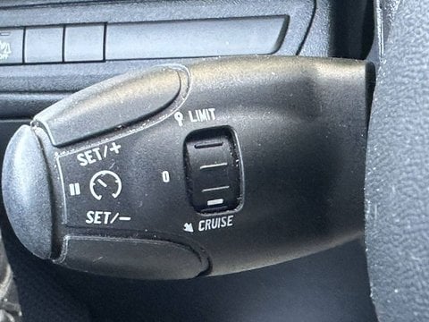 Voitures D'occasion À Chambourcy | Peugeot 208 1.2 Puretech 82Ch Bvm5 Style