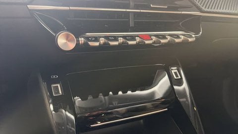 Voitures D'occasion À Buchelay | Peugeot 2008 Ii Puretech 130 S&S Eat8 Allure Pack