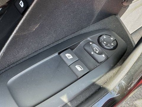 Voitures D'occasion À Chambourcy | Peugeot 208 1.2 Puretech 82Ch Bvm5 Style