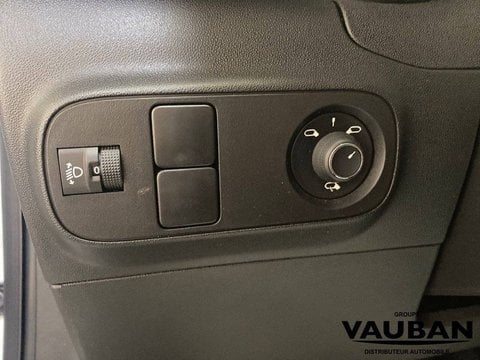 Voitures D'occasion À Gisors | Citroën C3 Iii Puretech 83 S&S Bvm5 Shine