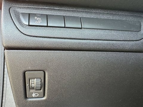 Voitures D'occasion À Chambourcy | Peugeot 208 1.2 Puretech 82Ch Bvm5 Style