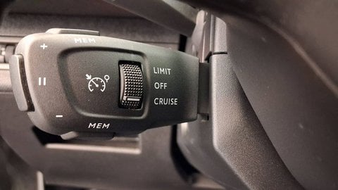 Voitures D'occasion À Osny | Peugeot 3008 Ii Hybrid 225 E-Eat8 Allure Pack
