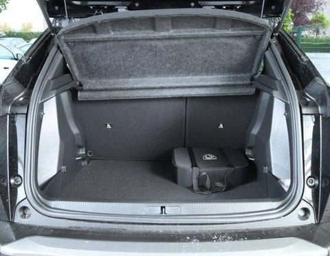 Voitures D'occasion À Chambly | Peugeot 2008 Electrique Ii Electrique 50 Kwh 136 Ch Active