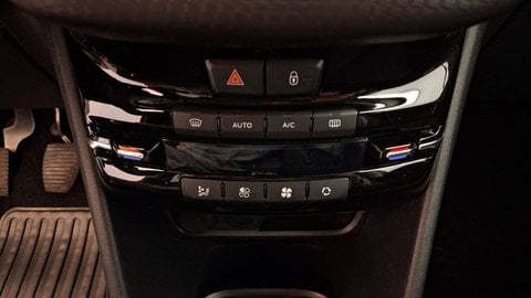 Voitures D'occasion À Chambourcy | Peugeot 2008 Puretech 82Ch S&S Bvm5 Signature