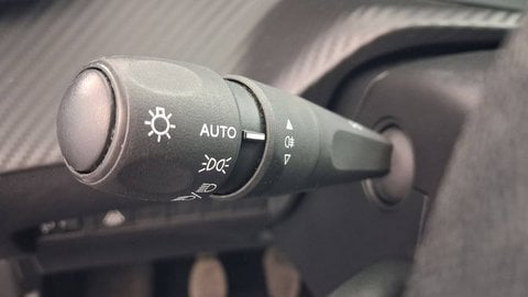 Voitures D'occasion À Buchelay | Peugeot 208 Ii Puretech 75 S&S Bvm5 Like