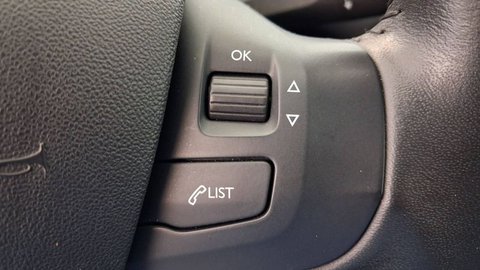 Voitures D'occasion À Chambourcy | Peugeot 208 Puretech 82Ch S&S Bvm5 Active