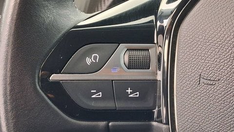 Voitures D'occasion À Saint-Brice-Sous-Forêt | Peugeot 2008 Puretech 130 S&S Bvm6 Allure