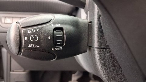 Voitures D'occasion À Chambourcy | Peugeot 208 Puretech 82Ch S&S Bvm5 Signature