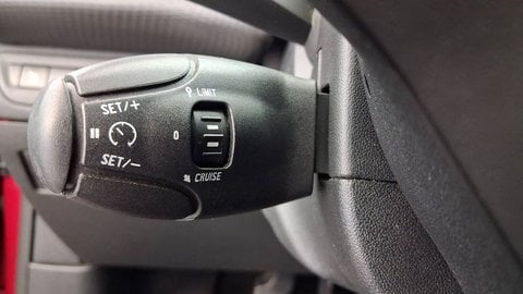Voitures D'occasion À Chambourcy | Peugeot 2008 Puretech 82Ch S&S Bvm5 Signature