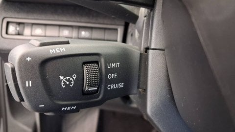 Voitures D'occasion À Les Mureaux | Peugeot 3008 Ii Hybrid 225 E-Eat8 Allure Pack