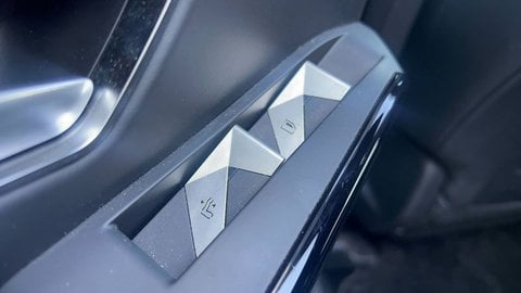 Voitures D'occasion À Gisors | Ds Ds 7 Ds7 Crossback Puretech 180 Eat8 Louvre