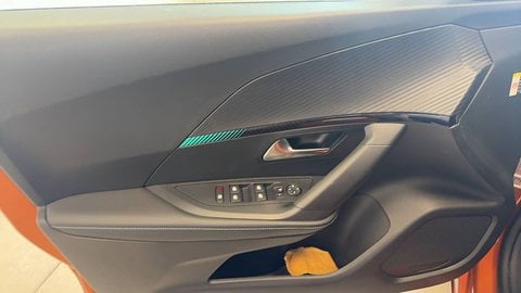 Voitures D'occasion À Buchelay | Peugeot 2008 Ii Puretech 130 S&S Eat8 Allure