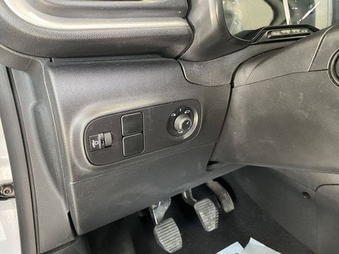 Voitures D'occasion À Les Mureaux | Citroën C3 Iii Puretech 83 S&S Bvm5 Shine