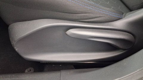 Voitures D'occasion À Chambourcy | Peugeot 2008 Puretech 82Ch S&S Bvm5 Signature