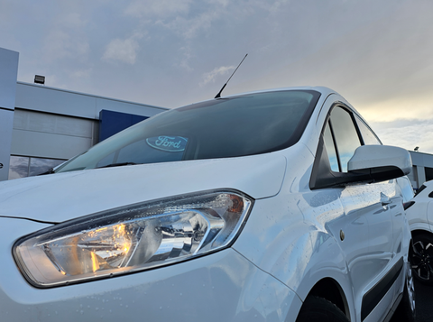 Voitures Occasion Ford Transit Courier Fgn 1.5 Tdci 95 Trend Business / 12492€ Ht À Poitiers