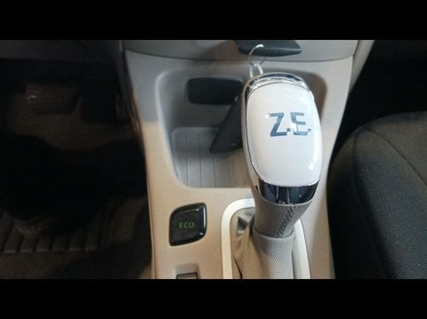 Voitures Occasion Renault Zoe Life Charge Normale R90 My19 À Cambrai