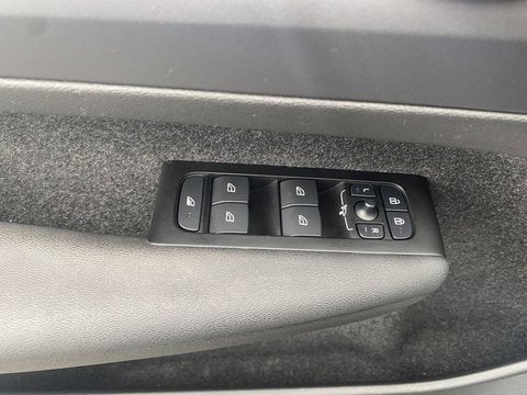 Voitures D'occasion À Labège | Volvo Xc40 B3 163 Ch Dct7 Momentum Business 5P