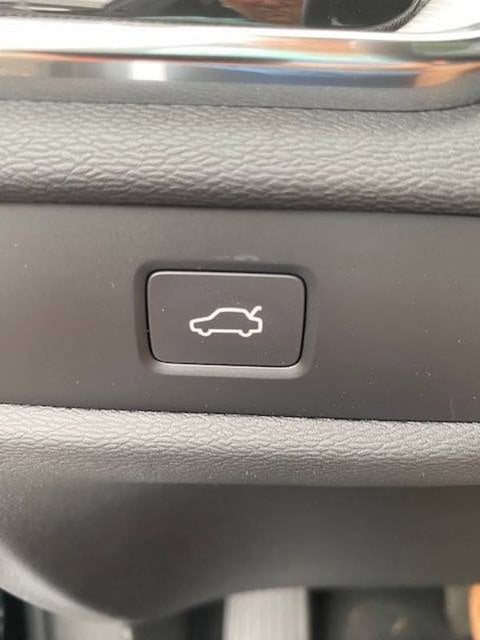 Voitures D'0Km À Saint Avit | Volvo V60 B4 197 Ch Dct7 Ultra Style Dark 4P