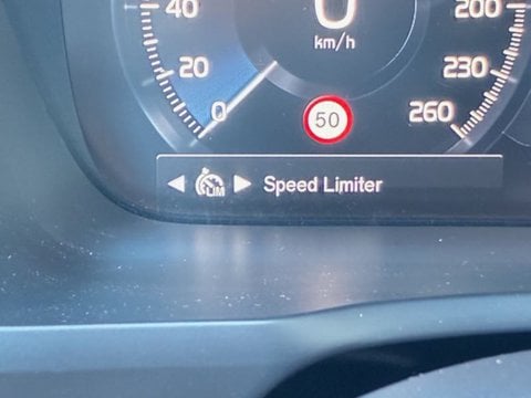 Voitures D'occasion À Lescar | Volvo Xc90 Recharge T8 Awd 303+87 Ch Geartronic 8 7Pl Inscription 5P