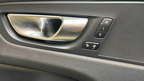 Voitures D'occasion À Anglet | Volvo Xc60 T6 Awd Hybride Rechargeable 253 Ch+145 Ch Geartronic 8...