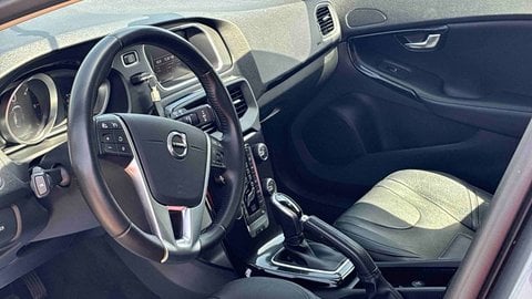 Voitures D'occasion À Toulouse | Volvo V40 D2 Adblue 120 Ch Geartronic 6 Momentum 5P