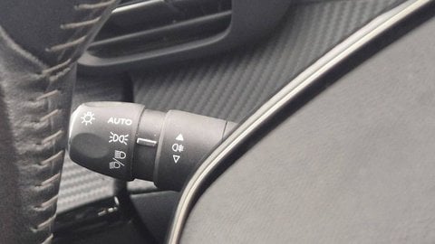 Voitures D'occasion À Le Bouscat | Peugeot 208 Puretech 100 S&S Bvm6 Allure 5P