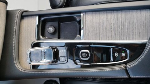 Voitures D'occasion À Villenave-D'ornon | Volvo Xc90 Recharge T8 Awd 310+145 Ch Geartronic 8 7Pl 5P