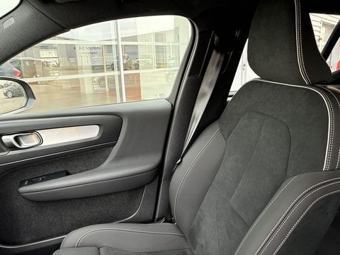 Voitures D'0Km À Lescar | Volvo Xc40 B3 163 Ch Dct7 Black Edition 5P