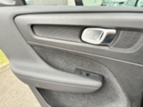 Voitures D'occasion À Lescar | Volvo Xc40 B3 163 Ch Dct7 Black Edition 5P