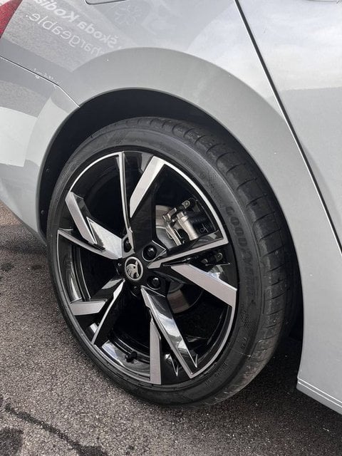 Voitures D'0Km À Lescar | Škoda Octavia Iv Combi 2.0 Tdi 150 Ch Scr Dsg7 Sportline 5P