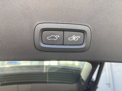 Voitures D'occasion À Lescar | Volvo Xc40 B3 163 Ch Dct7 Plus 5P
