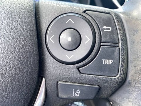 Voitures D'occasion À Muret | Toyota Auris Ii Touring Sports Hybride 136H Collection 5P