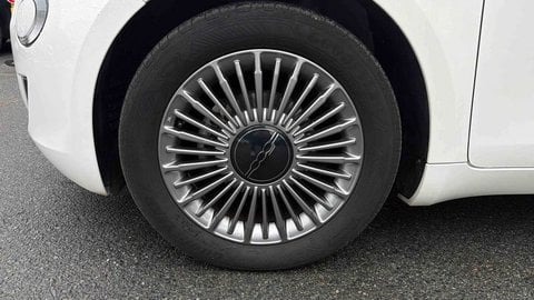 Voitures D'occasion À Bayonne | Fiat 500 Iii Electrique E 95 Ch Icône 3P