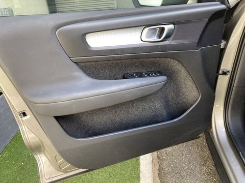 Voitures D'occasion À Labège | Volvo Xc40 T2 129 Ch Momentum Business 5P