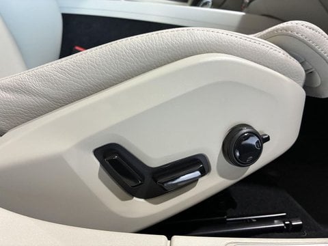 Voitures D'0Km À Toulouse | Volvo V60 B4 197 Ch Dct7 Plus Style Dark 4P