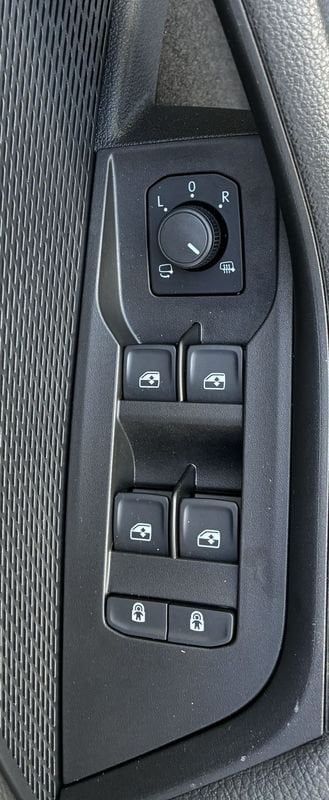 Voitures D'occasion À Lescar | Škoda Octavia Break Combi 2.0 Tdi 150 Ch Scr Dsg7 Sportline 5P