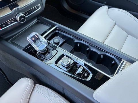 Voitures D'0Km À Lescar | Volvo Xc60 T6 Awd Hybride Rechargeable 253 Ch+145 Ch Geartronic 8 Ultr...