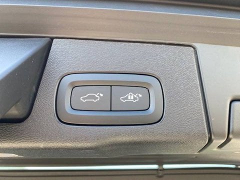 Voitures D'occasion À Saint Avit | Volvo Xc60 B4 197 Ch Geartronic 8 Ultimate Style Dark 5P