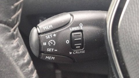 Voitures D'occasion À Le Bouscat | Peugeot 208 Puretech 100 S&S Bvm6 Allure 5P