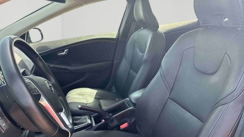 Voitures D'occasion À Toulouse | Volvo V40 D2 Adblue 120 Ch Geartronic 6 Momentum 5P