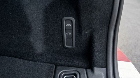 Voitures D'occasion À Lormont | Volvo Xc60 T8 Twin Engine 303 Ch + 87 Ch Geartronic 8 R-Design 5P