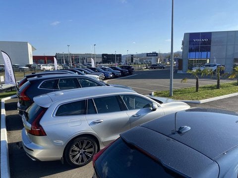 Voitures Occasion Volvo V40 Ii D2 Adblue 120 Ch Geartronic 6 Signature Edition 5P À Lescar