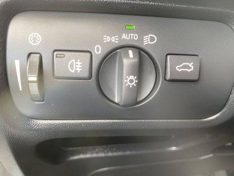 Voitures D'occasion À Lescar | Volvo V40 Ii D2 Adblue 120 Ch Momentum 5P